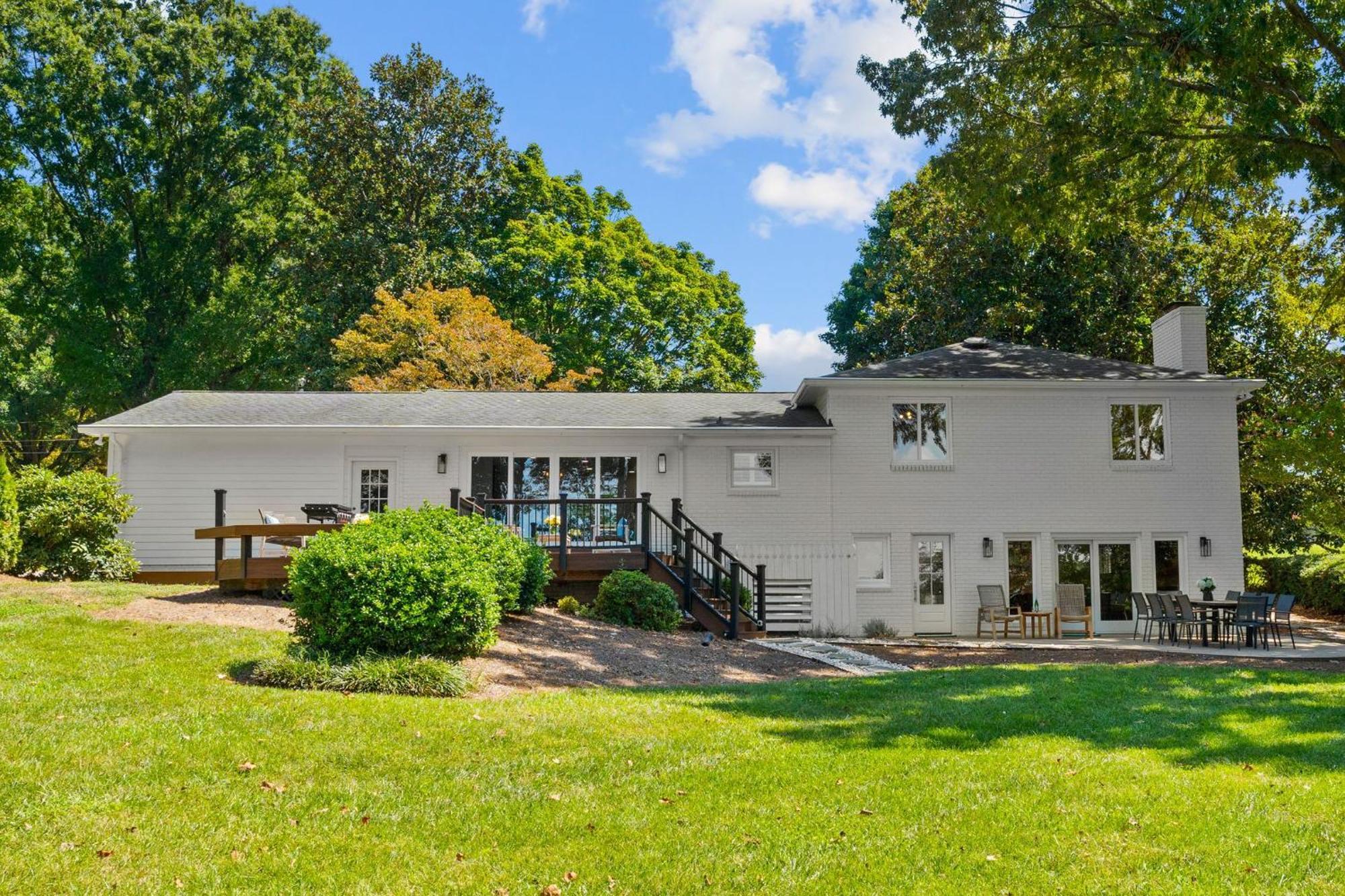 Lakefront Living Mooresville Exterior photo