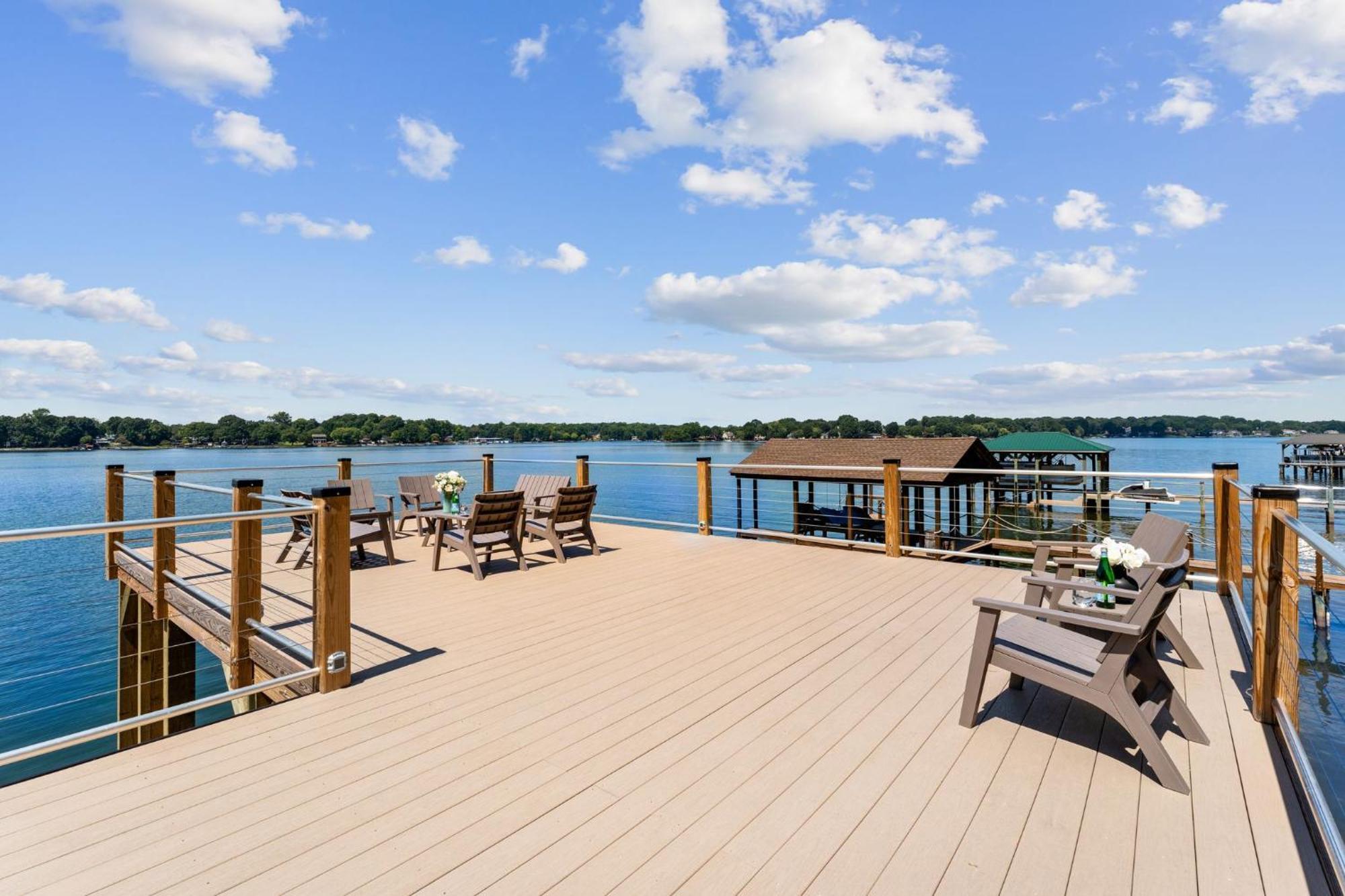 Lakefront Living Mooresville Exterior photo