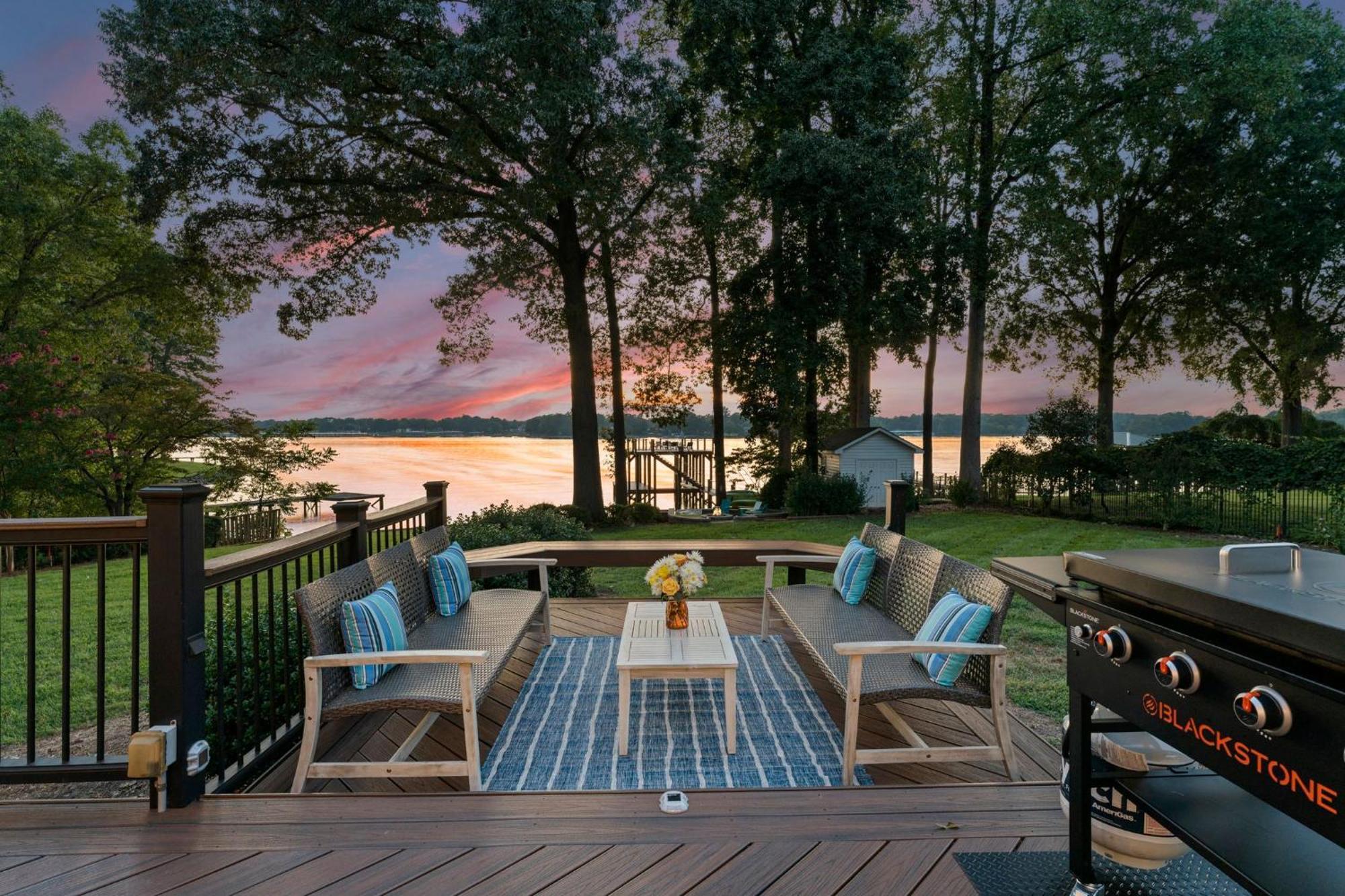 Lakefront Living Mooresville Exterior photo