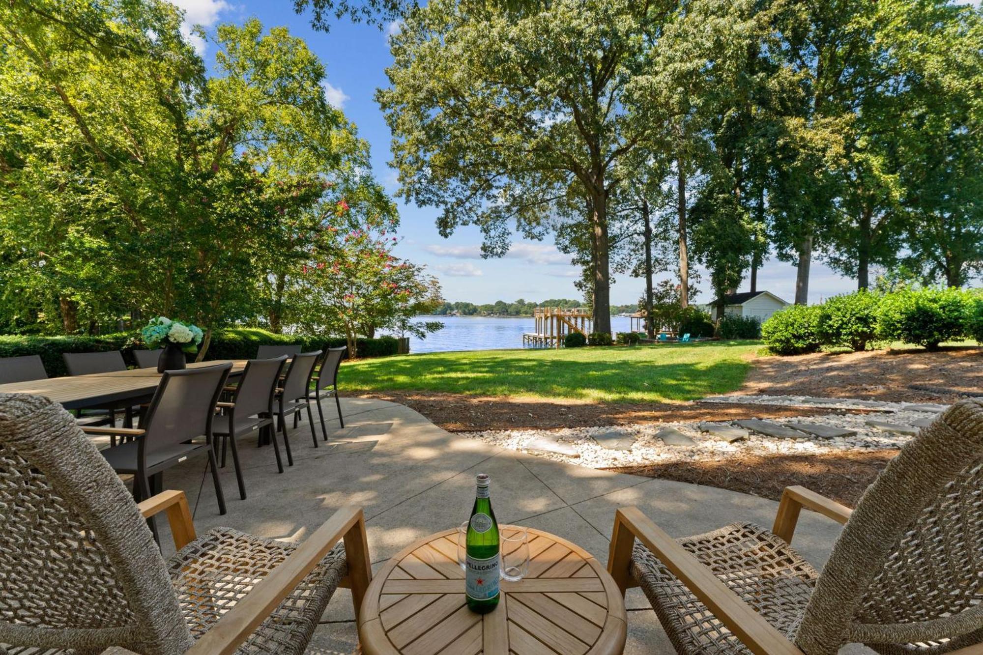 Lakefront Living Mooresville Exterior photo